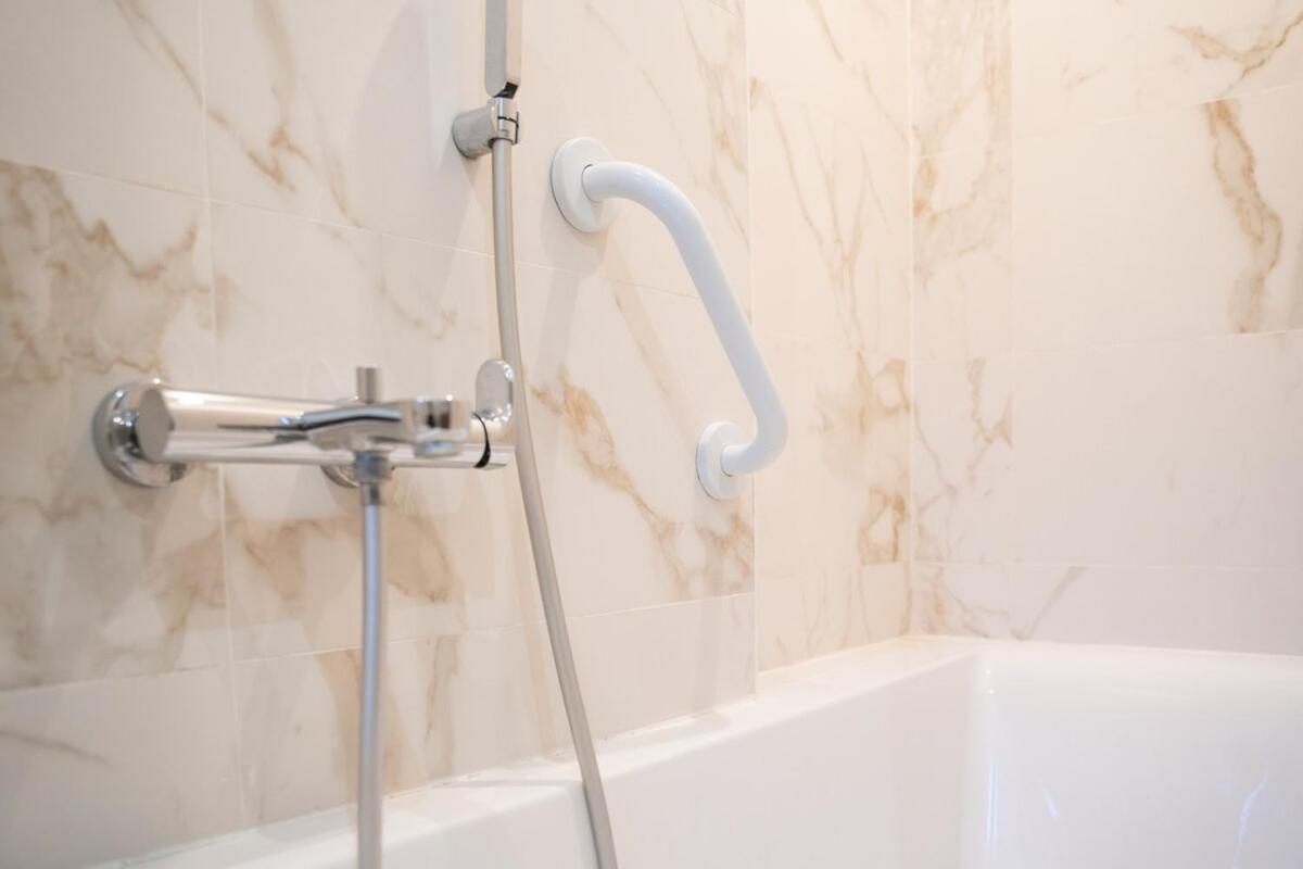 10 Min To Duomo New Chic Apt, 20 Min To Linate Appartement *